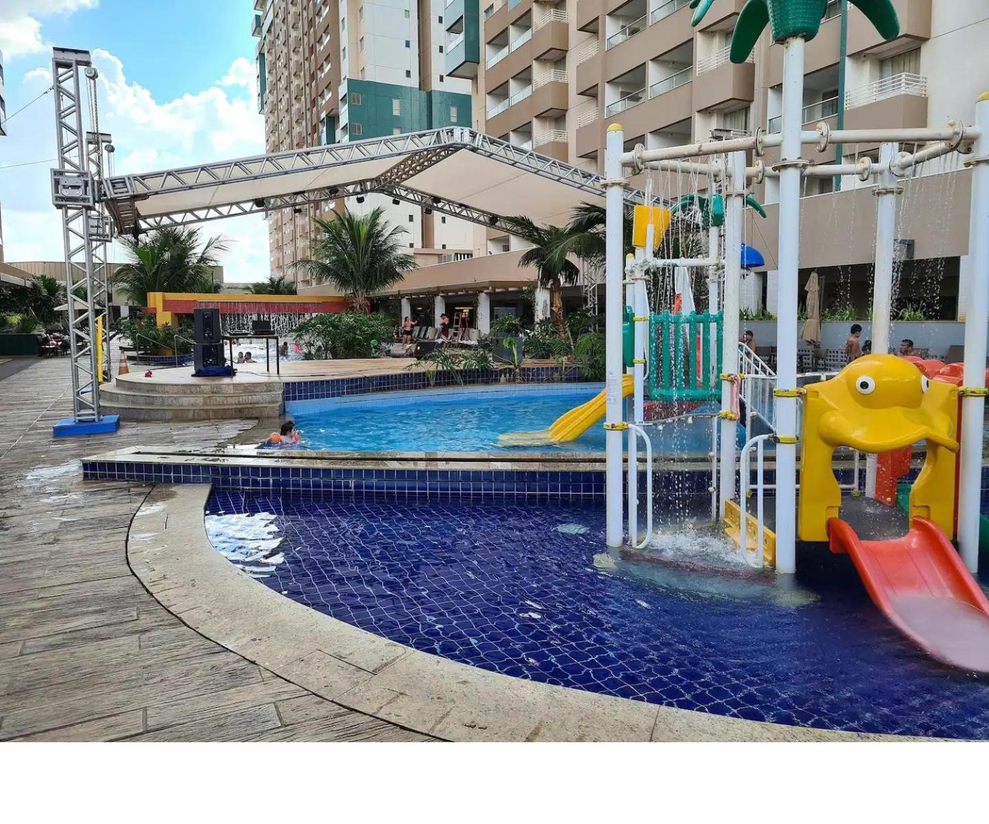 Olimpia Park Resort O Mais Divertido Resort Em Frente Ao Thermas Dos Laranjais - Pague Em Ate 12 Vezes Buitenkant foto